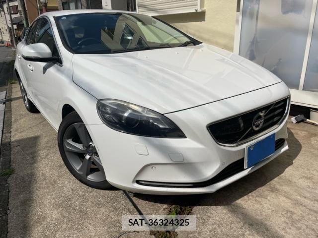 Volvo V40 2013-10 8563989-1