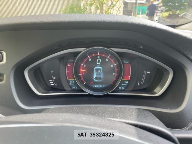 Volvo V40 2013-10 8563989-20