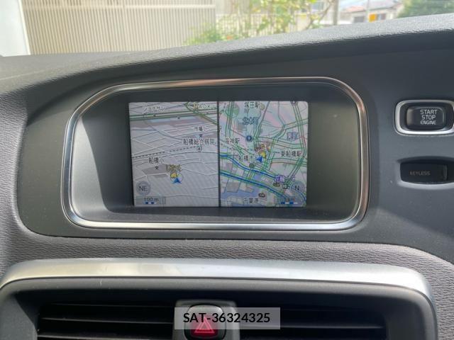 Volvo V40 2013-10 8563989-24