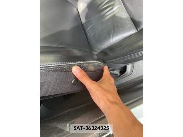 Volvo V40 2013-10 8563989-28