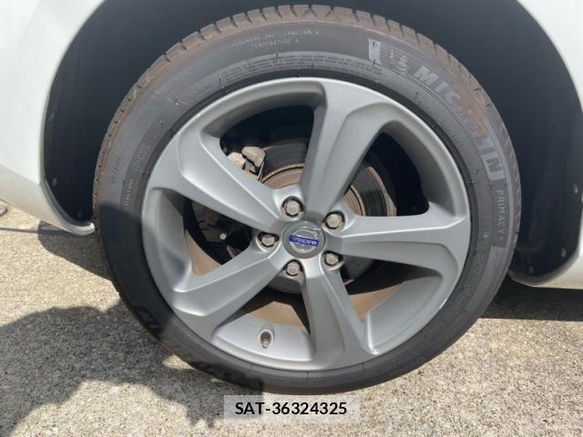 Volvo V40 2013-10 8563989-4