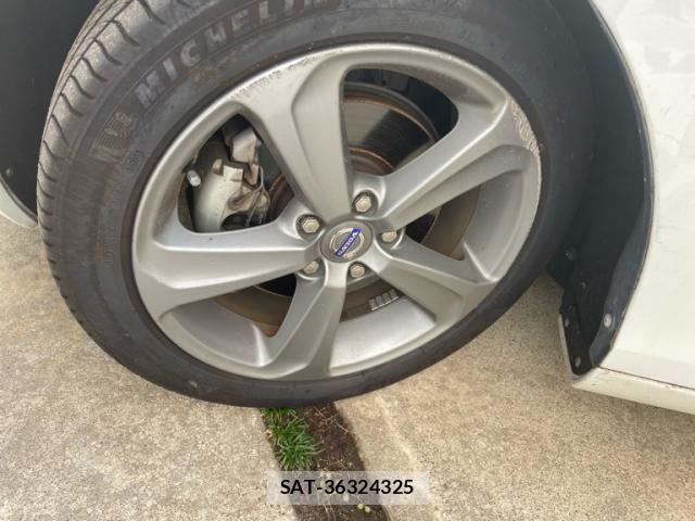 Volvo V40 2013-10 8563989-6