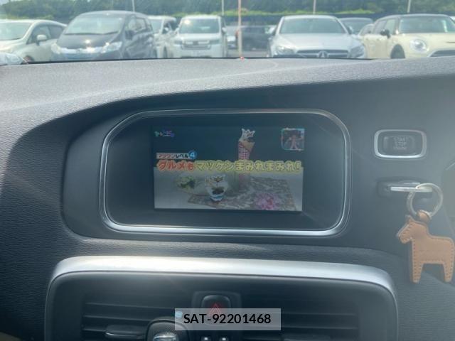 Volvo V40 2014-12 8563988-17