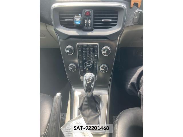 Volvo V40 2014-12 8563988-18