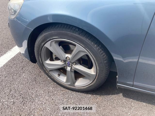 Volvo V40 2014-12 8563988-8