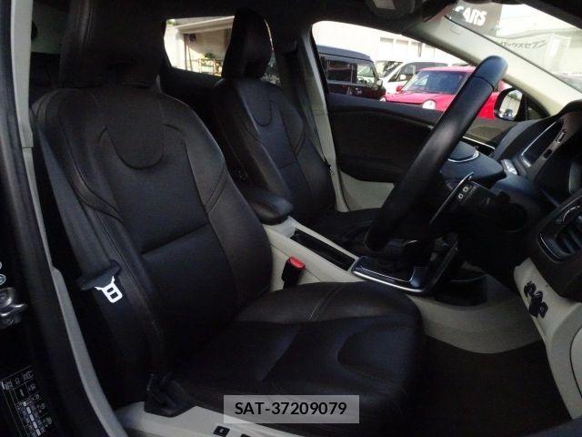 Volvo V40 2016-04 8629589-9