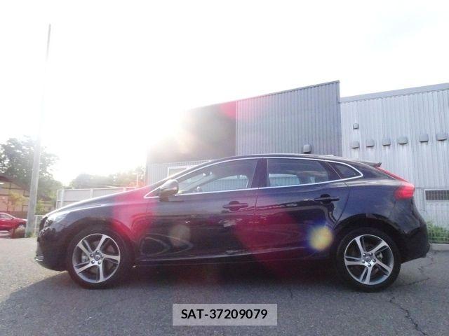 Volvo V40 2016-04 8629589-15