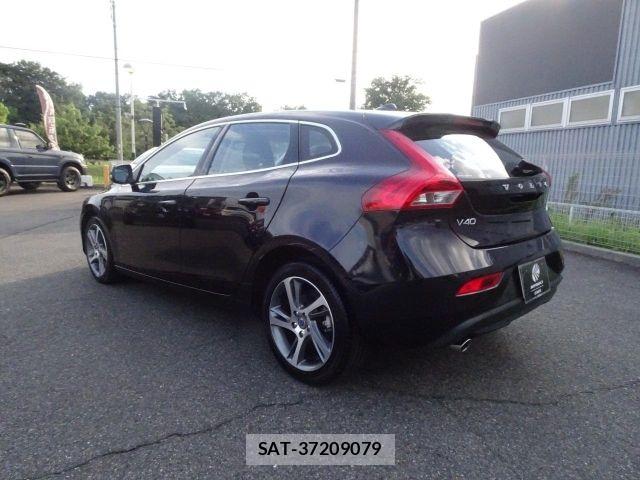 Volvo V40 2016-04 8629589-17