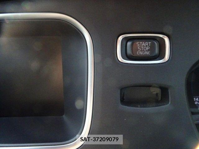 Volvo V40 2016-04 8629589-19