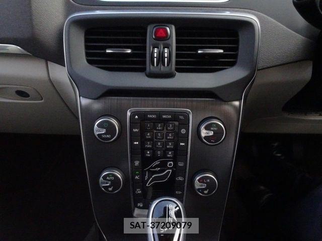 Volvo V40 2016-04 8629589-23
