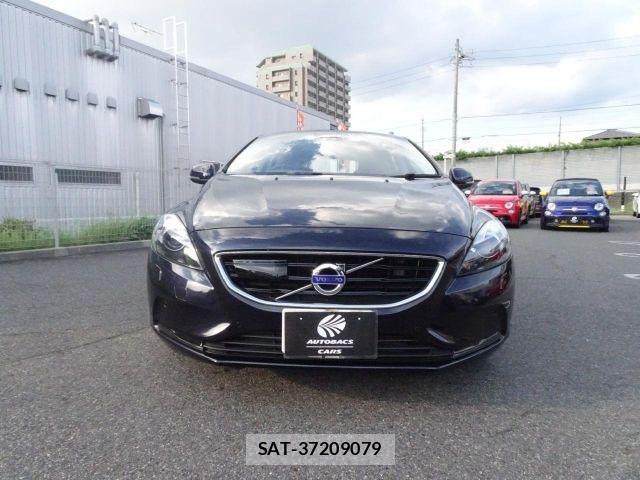Volvo V40 2016-04 8629589-3