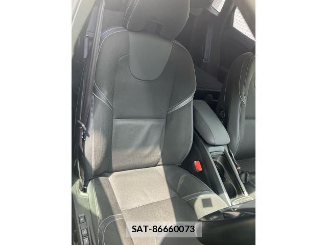 Volvo V40 2014-09 8662235-13
