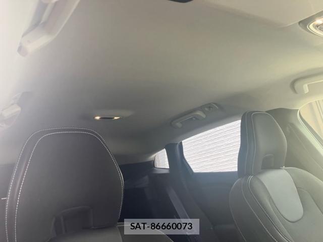 Volvo V40 2014-09 8662235-15