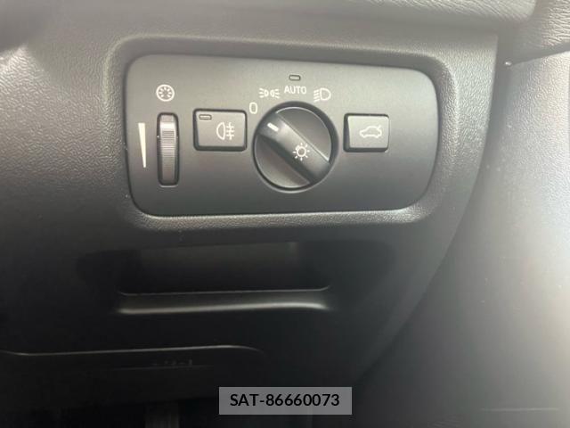 Volvo V40 2014-09 8662235-18