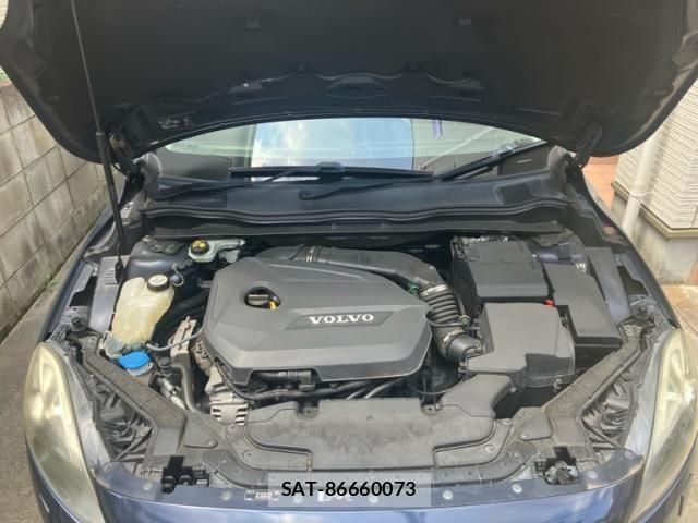 Volvo V40 2014-09 8662235-26