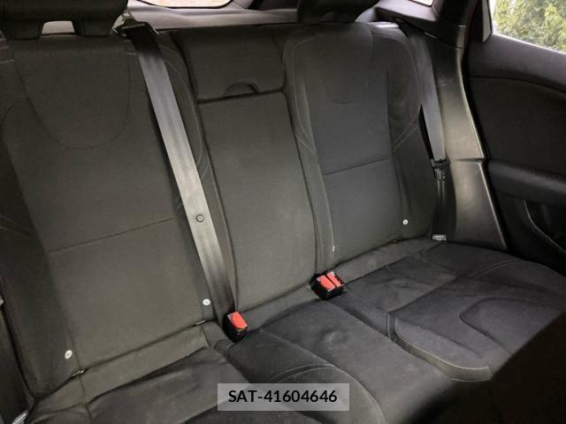 Volvo V40 2014-04 8662234-9