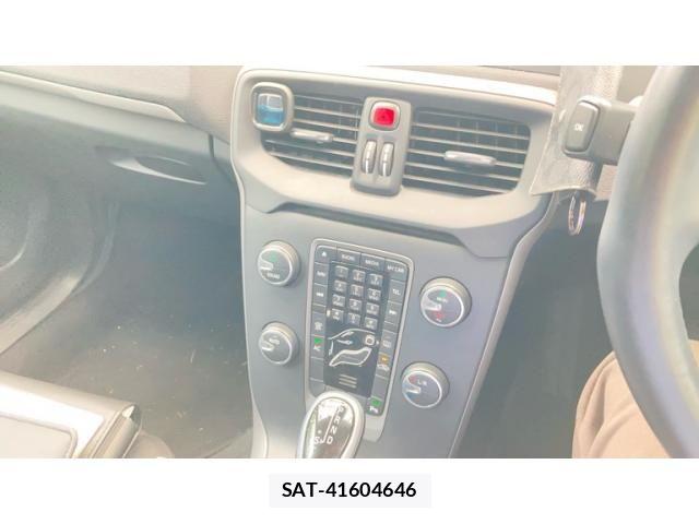 Volvo V40 2014-04 8662234-10
