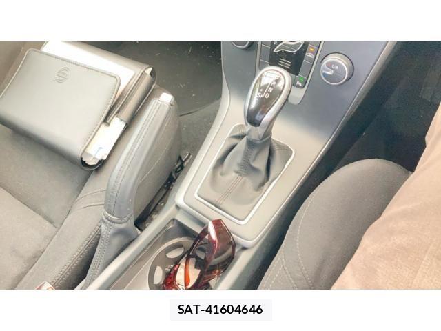 Volvo V40 2014-04 8662234-11