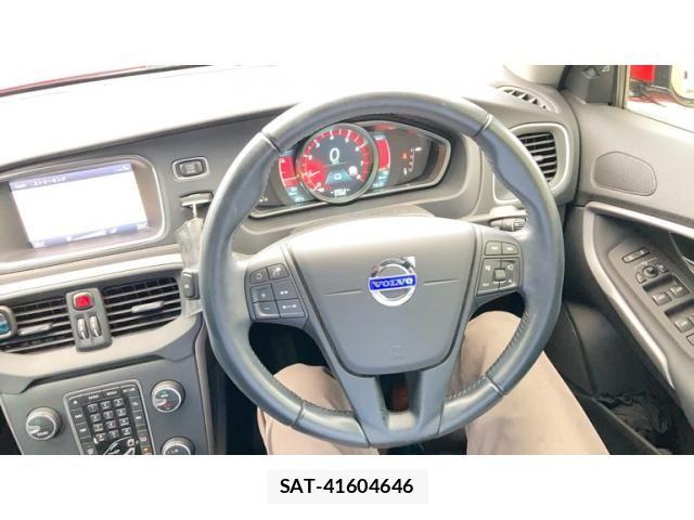 Volvo V40 2014-04 8662234-12