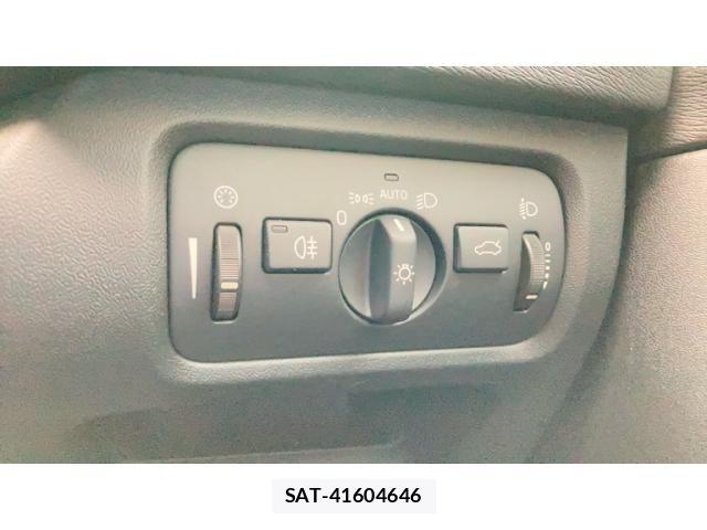 Volvo V40 2014-04 8662234-14