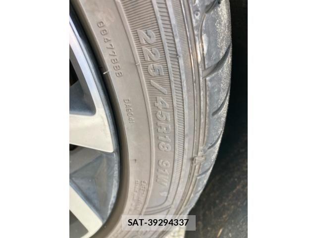 Volvo V40 2018-12 8667106-10