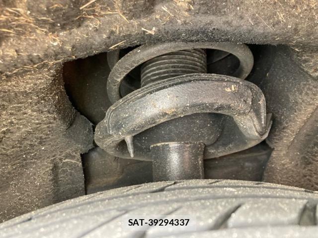 Volvo V40 2018-12 8667106-11