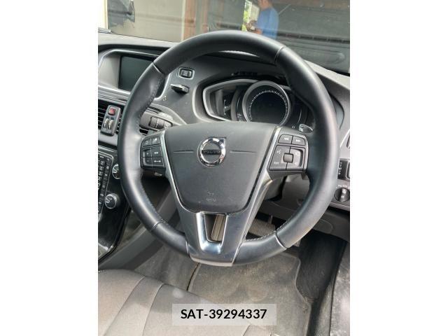 Volvo V40 2018-12 8667106-13