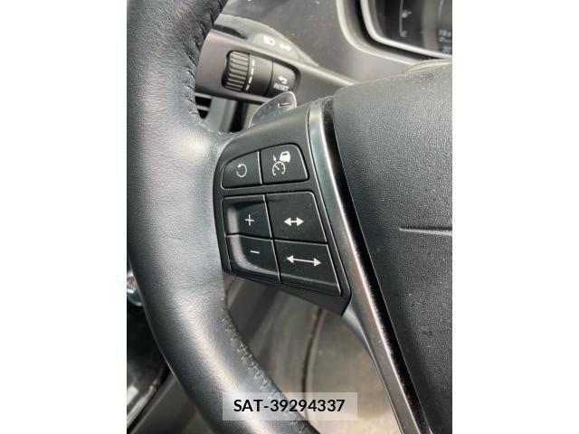 Volvo V40 2018-12 8667106-14