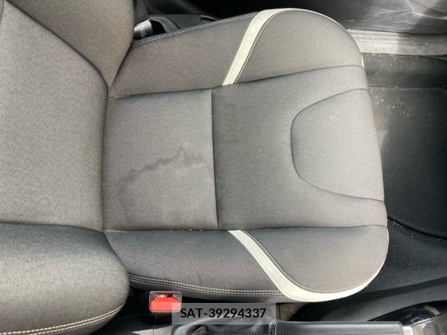 Volvo V40 2018-12 8667106-18