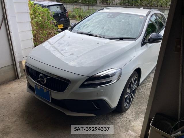Volvo V40 2018-12 8667106-1