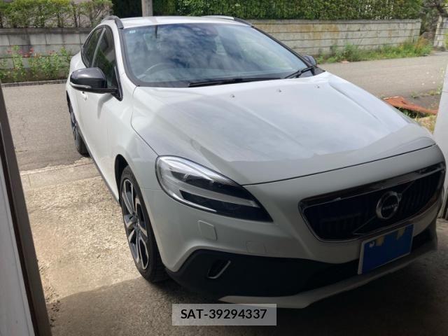 Volvo V40 2018-12 8667106-2