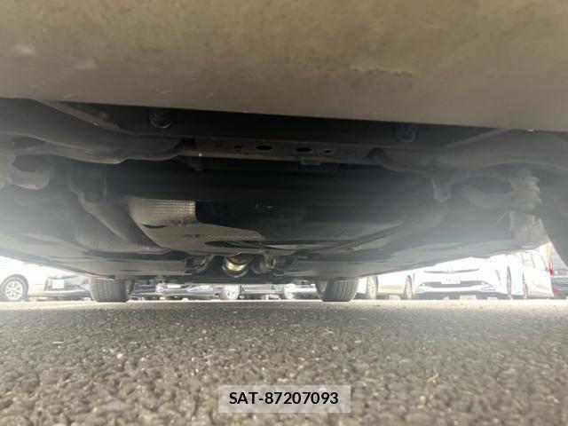 Volvo V40 2015-07 8746667-9