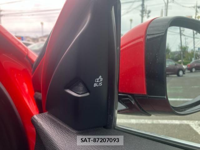 Volvo V40 2015-07 8746667-16