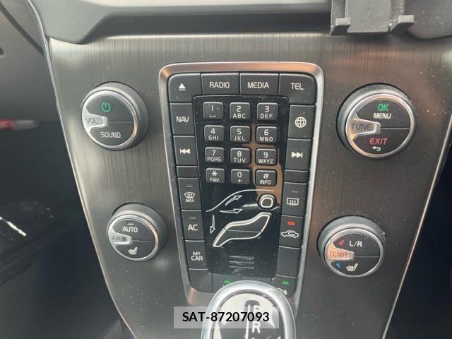 Volvo V40 2015-07 8746667-18