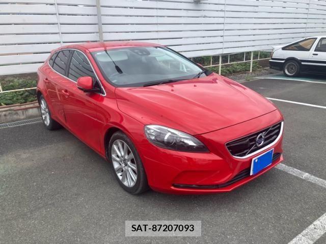 Volvo V40 2015-07 8746667-1