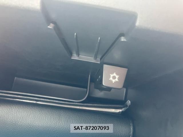 Volvo V40 2015-07 8746667-24