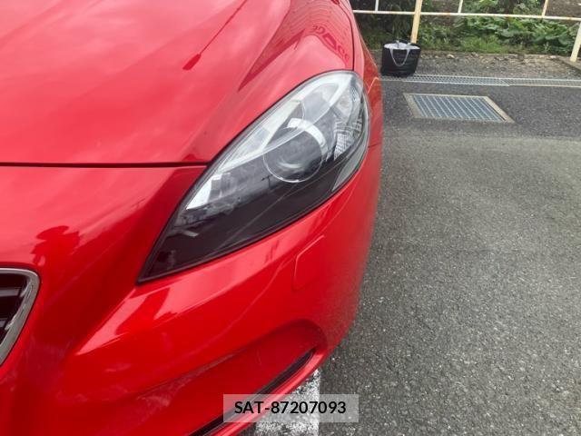 Volvo V40 2015-07 8746667-3
