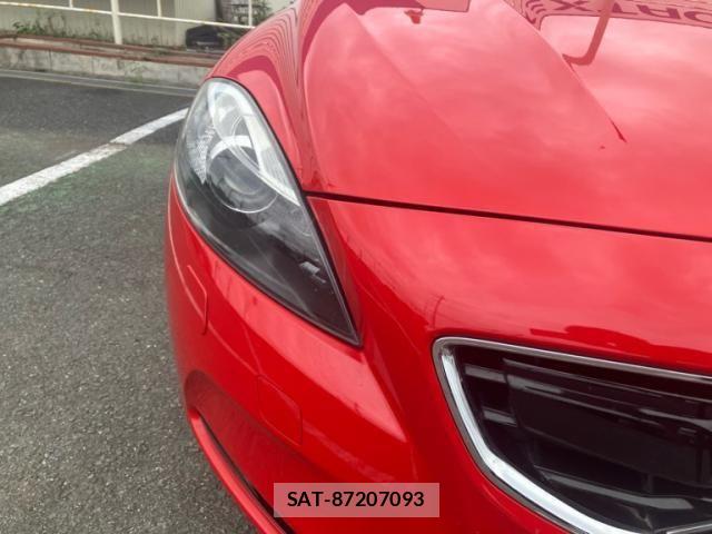 Volvo V40 2015-07 8746667-4
