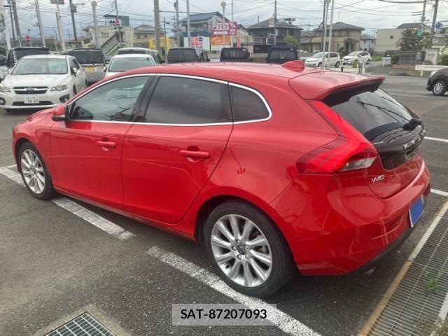 Volvo V40 2015-07 8746667-7