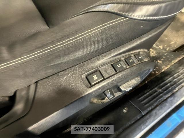 Volvo V40 2017-09 8746666-14