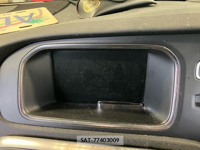 Volvo V40 2017-09 8746666-21