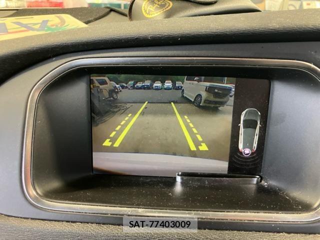 Volvo V40 2017-09 8746666-24