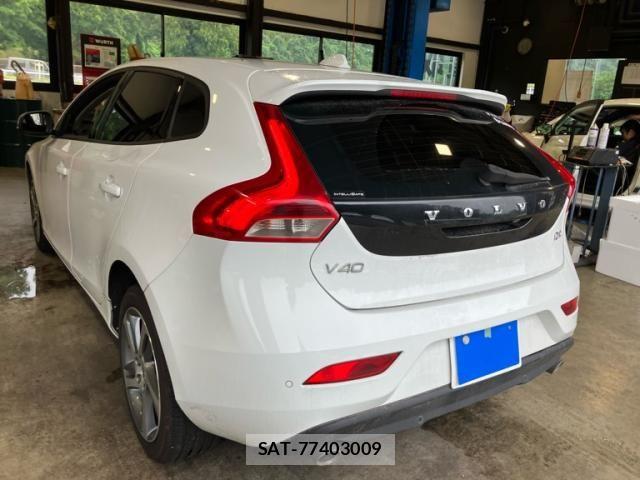 Volvo V40 2017-09 8746666-3