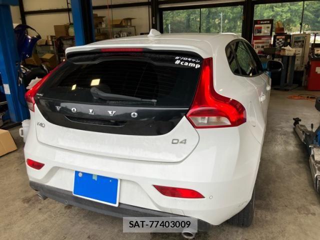 Volvo V40 2017-09 8746666-4