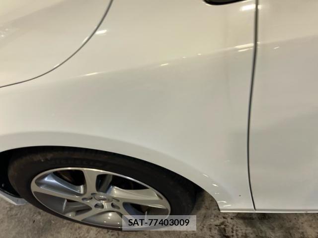 Volvo V40 2017-09 8746666-6