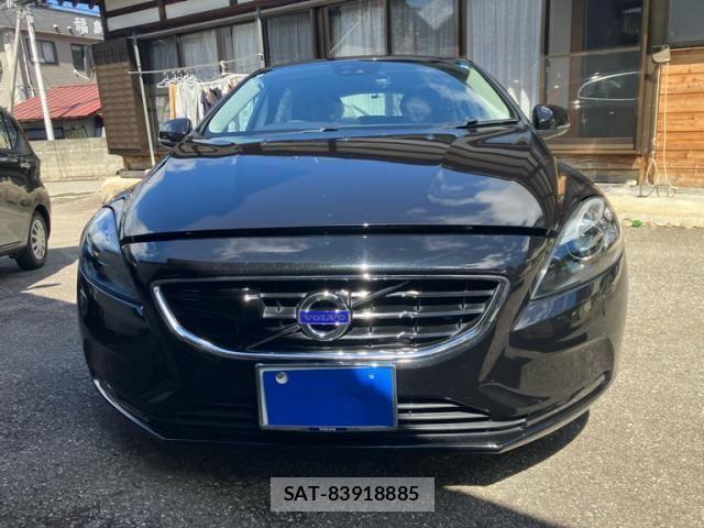 Volvo V40 2016-06 8746664-1