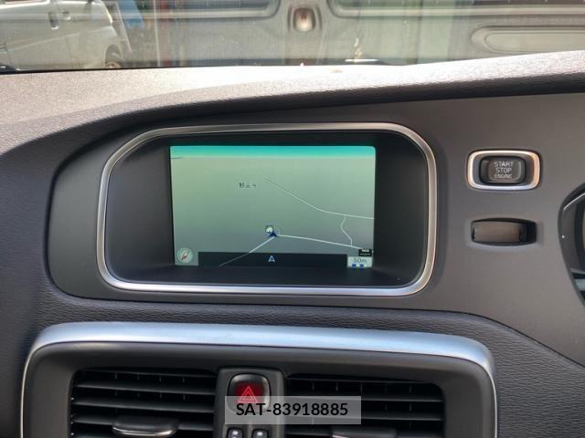 Volvo V40 2016-06 8746664-21