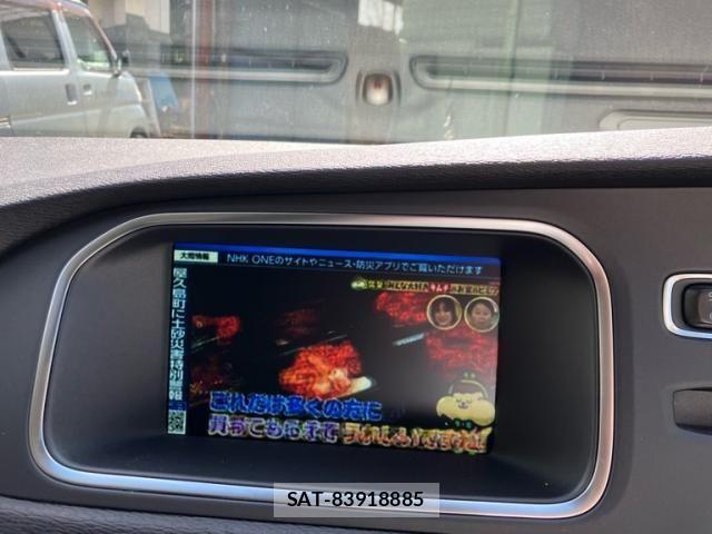 Volvo V40 2016-06 8746664-23