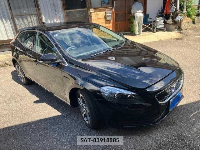 Volvo V40 2016-06 8746664-2