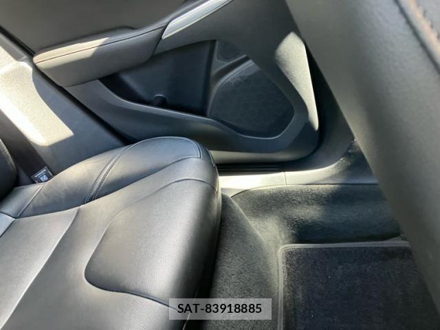 Volvo V40 2016-06 8746664-29